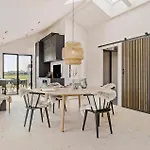3 Bedroom Lovely In
