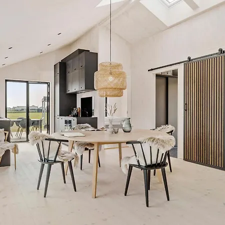 3 Bedroom Lovely In