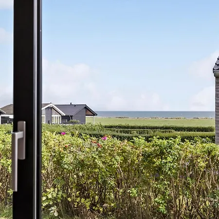 בית נופש 3 Bedroom Lovely In