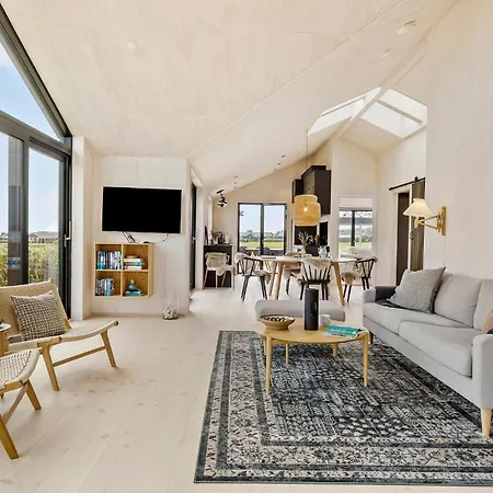 3 Bedroom Lovely In *