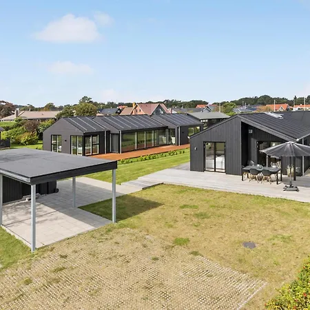 3 Bedroom Lovely In בית נופש *