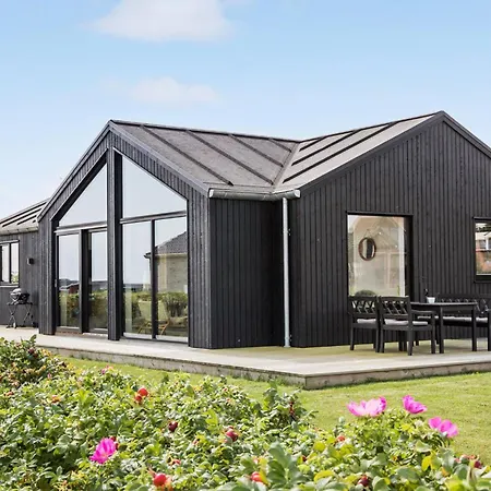 3 Bedroom Lovely In בית נופש Sæby